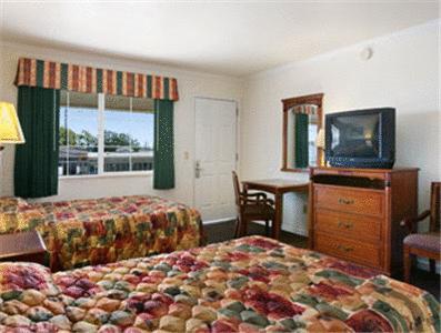 Americas Best Value Inn Hanford Habitación foto